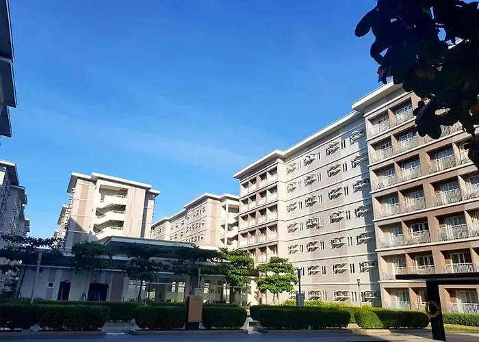 Yhangkamin22 Staycation 3* Manila